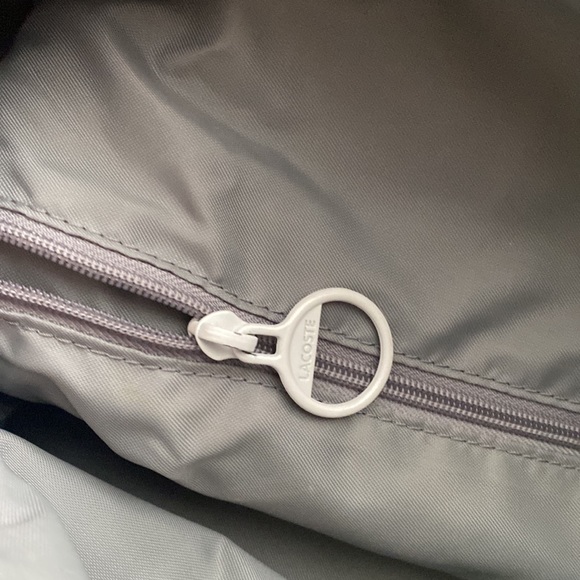 Used Lacoste travel/gym bag, normal sign of usage - Picture 13 of 13
